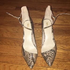 Snakeskin print stilettos